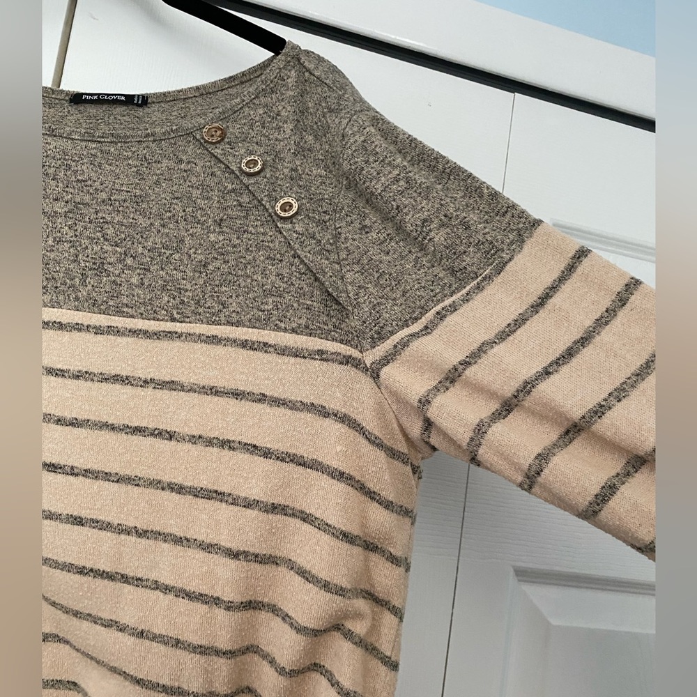Pink clover, light white sweater, scoop, neck, long sleeve with a button detail